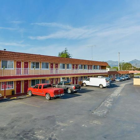 Hollister Inn Екстер'єр фото
