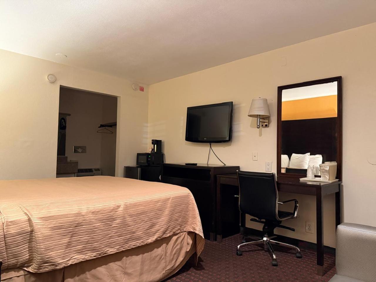 Hollister Inn Екстер'єр фото