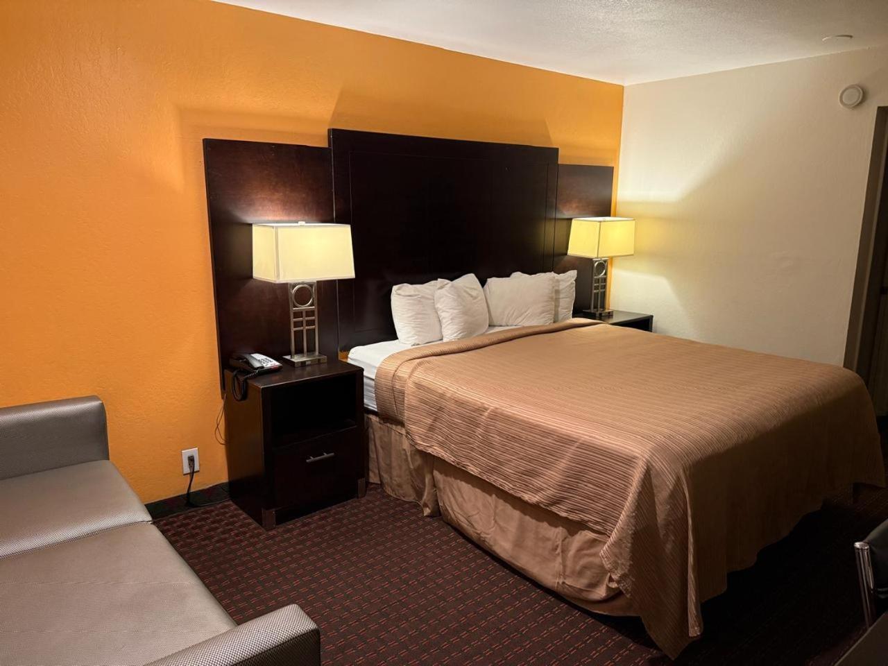 Hollister Inn Екстер'єр фото