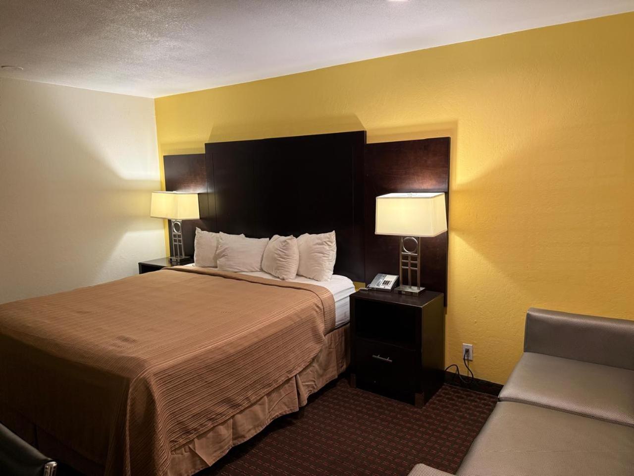 Hollister Inn Екстер'єр фото