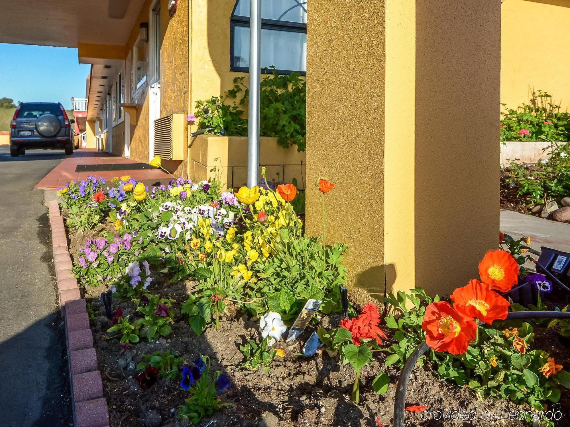 Hollister Inn Екстер'єр фото